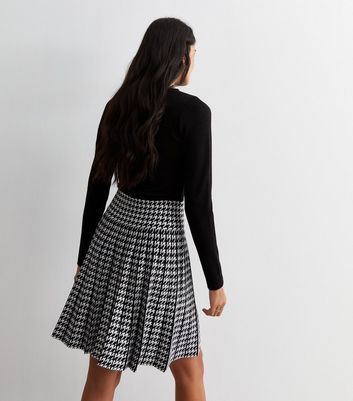 Black Dogtooth Print Pleated Mini Skirt New Look