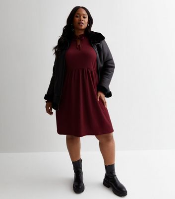 Curves Burgundy Crinkle High Neck Mini Smock Dress New Look