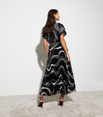 Black Wave Print Pleated Midaxi Dress New Look