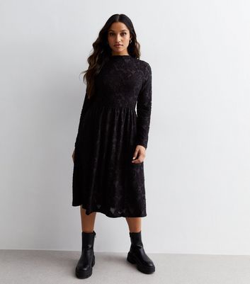 Petite Black Textured Floral Long Sleeve Midi Dress New Look