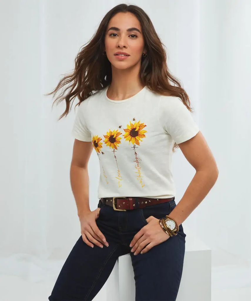Scattered Daisy Tee