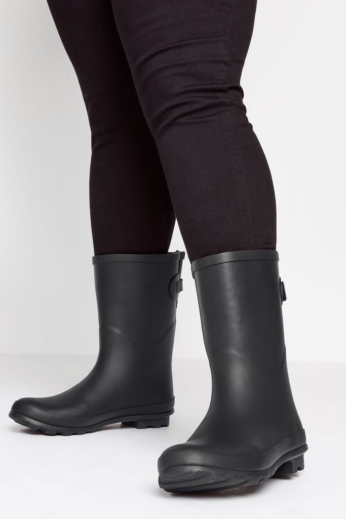 Black Mid Calf Wellies In Wide E Fit