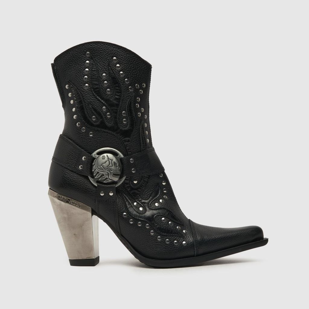 heeled western boots in black