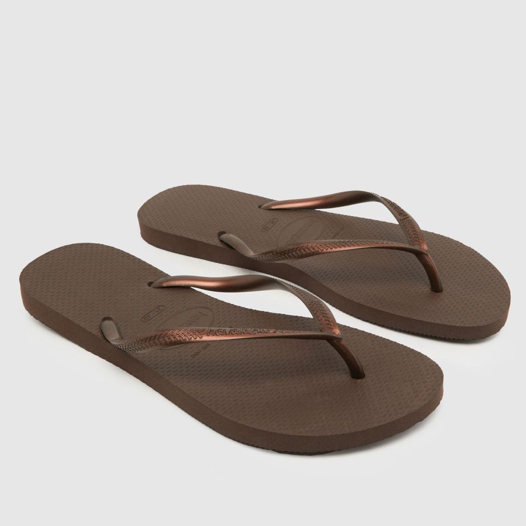 slim sandals in brown