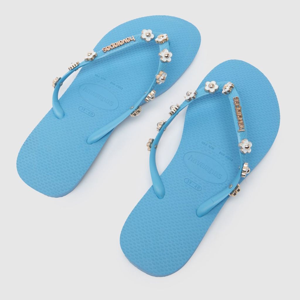 slim stylish sandals in blue