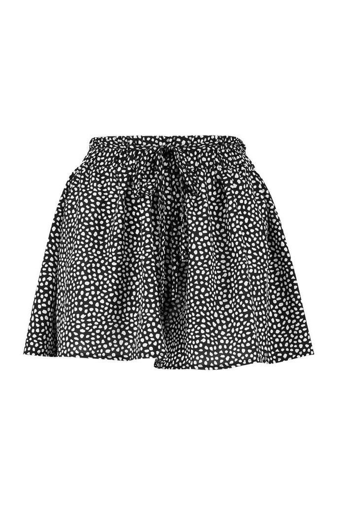 Womens Petite Smudge Spot Print Woven Flippy Shorts - black - 6, Black