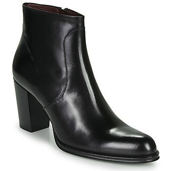 RAMBURELLES  women's Low Ankle Boots in Black. Sizes available:6.5
