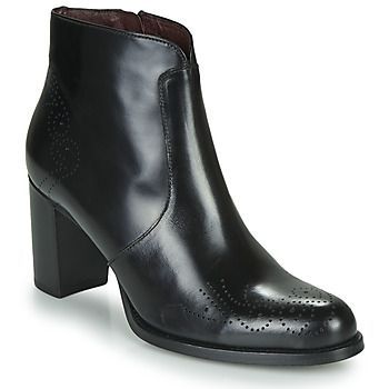 RACRANGE  women's Low Ankle Boots in Black. Sizes available:3.5,7.5