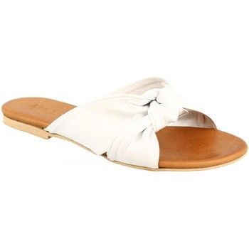 PC139 CAPRA BIANCO  women's Sandals in White