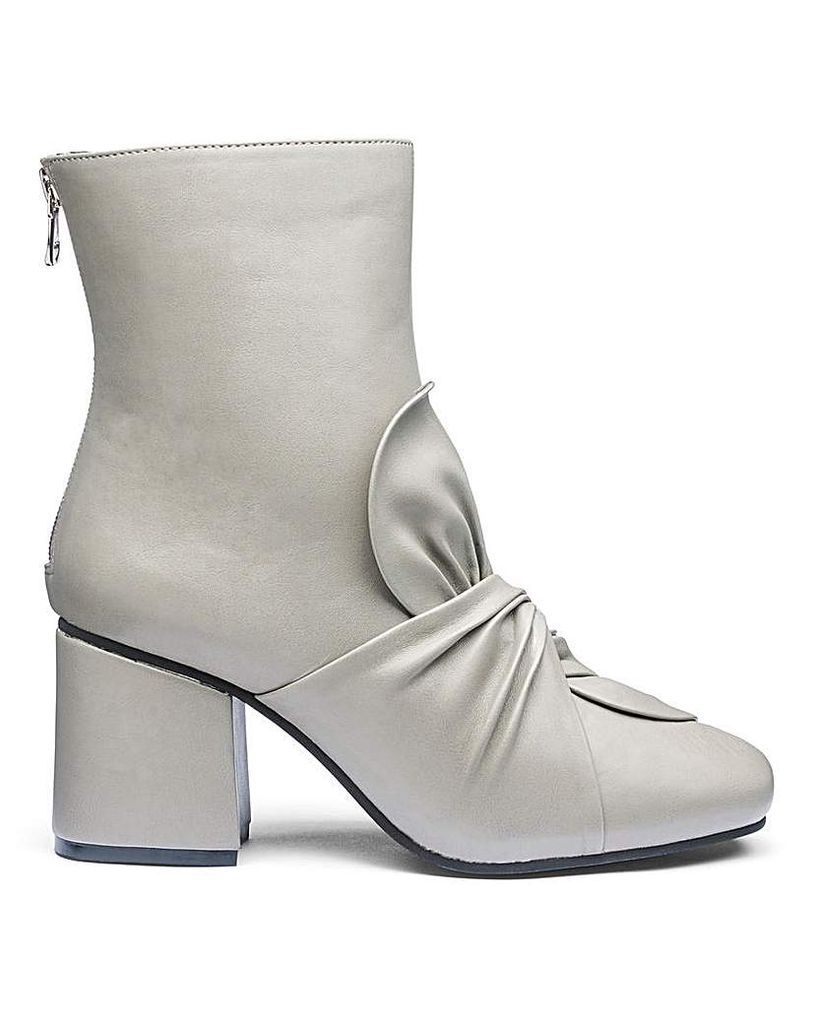 Edith Bow Boots E Fit