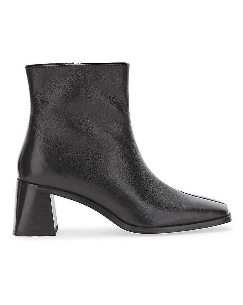 Basic Leather Ankle Boot E Fit