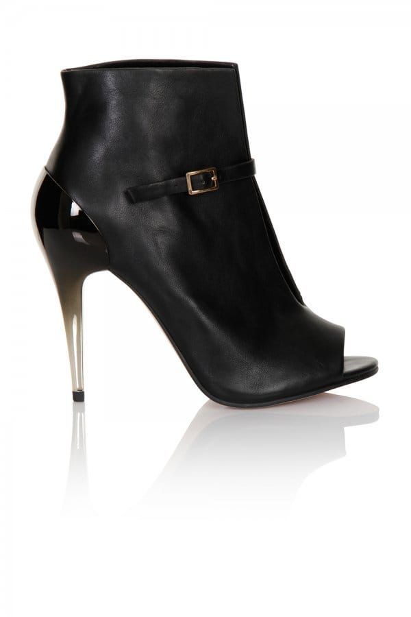 Ombre Heel Buckle Ankle Boot size: Footwear 3 UK, colo