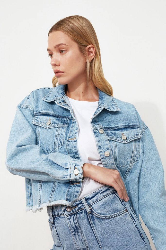 Distressed Hem Cropped Light Blue Denim Jacket size: S, colou