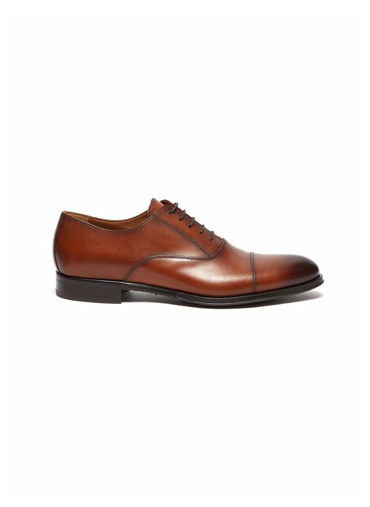 Leather oxford shoes