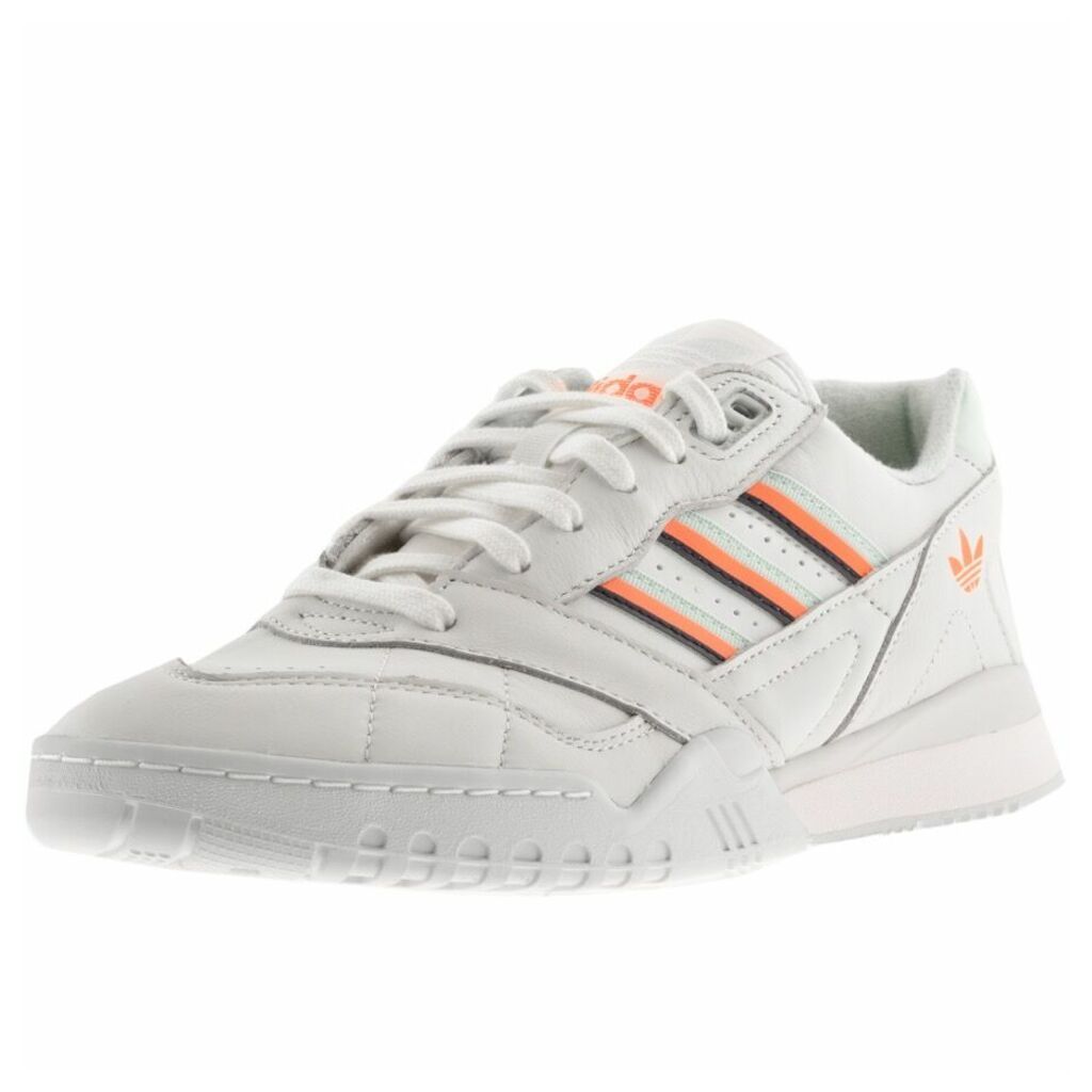 adidas Originals A.R Trainers In White