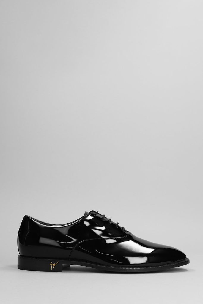 Lace Up Shoes In Black Patent Leather