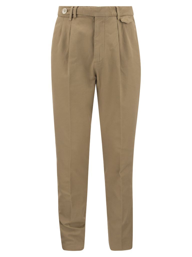Leisure-Fit Trousers In Garment-Dyed Twisted Cotton Gabardine With Double Dart And Waistband Puller