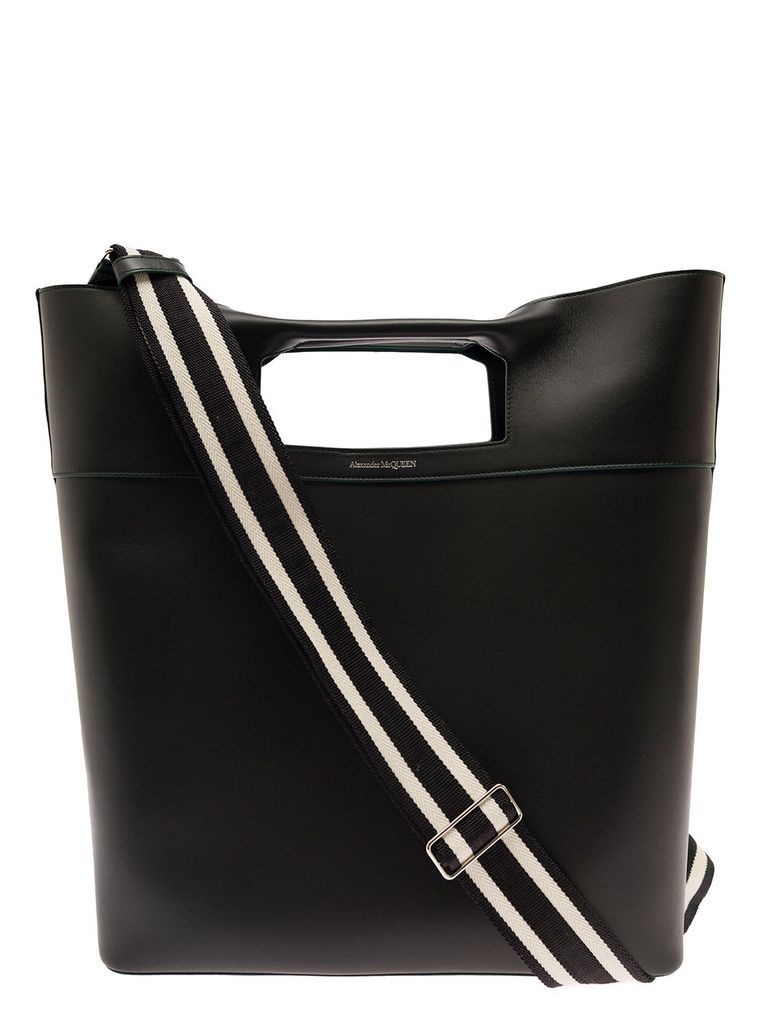 The Small Square Bow Black Shopping Bag With A Cut-Out Bow Section In Leather Man