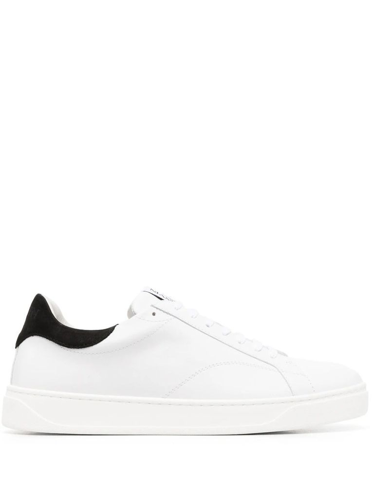 White And Black Ddb0 Sneakers