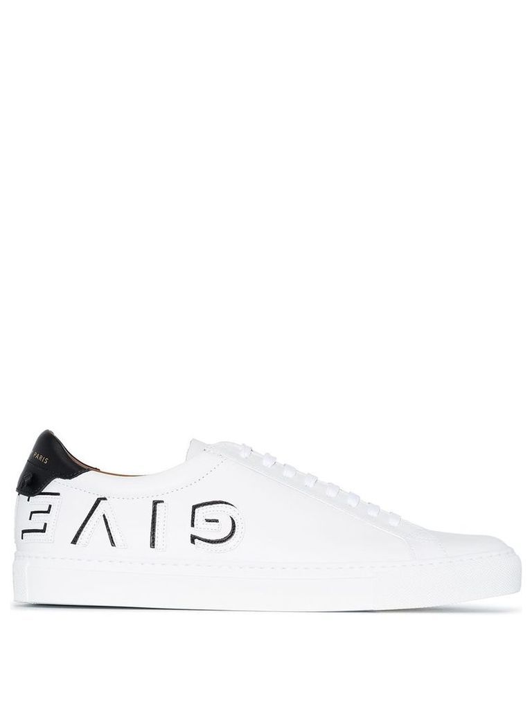 Givenchy reverse logo urban street sneakers - White