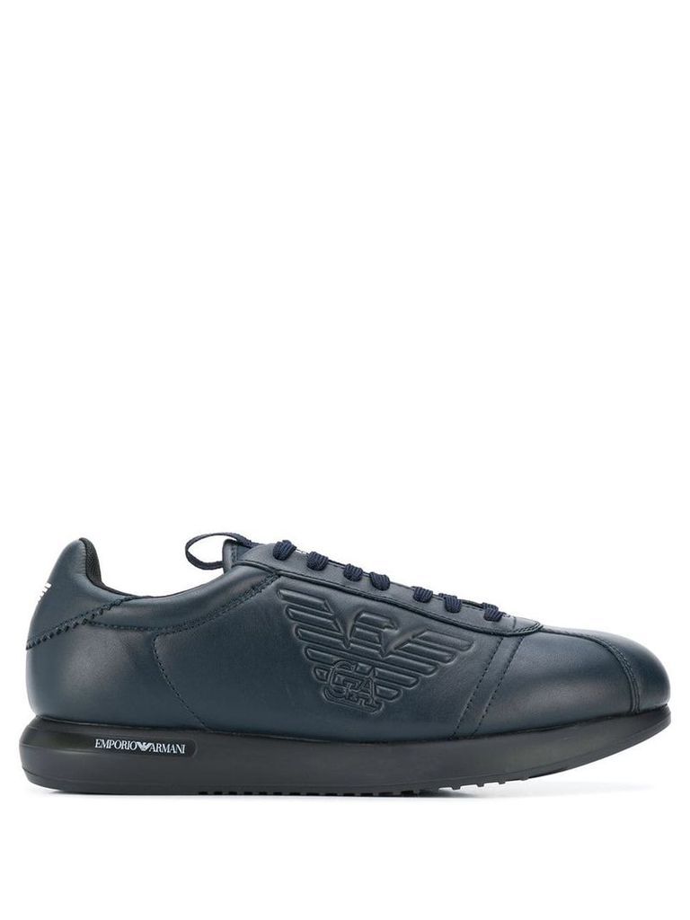 Emporio Armani logo embossed sneakers - Blue