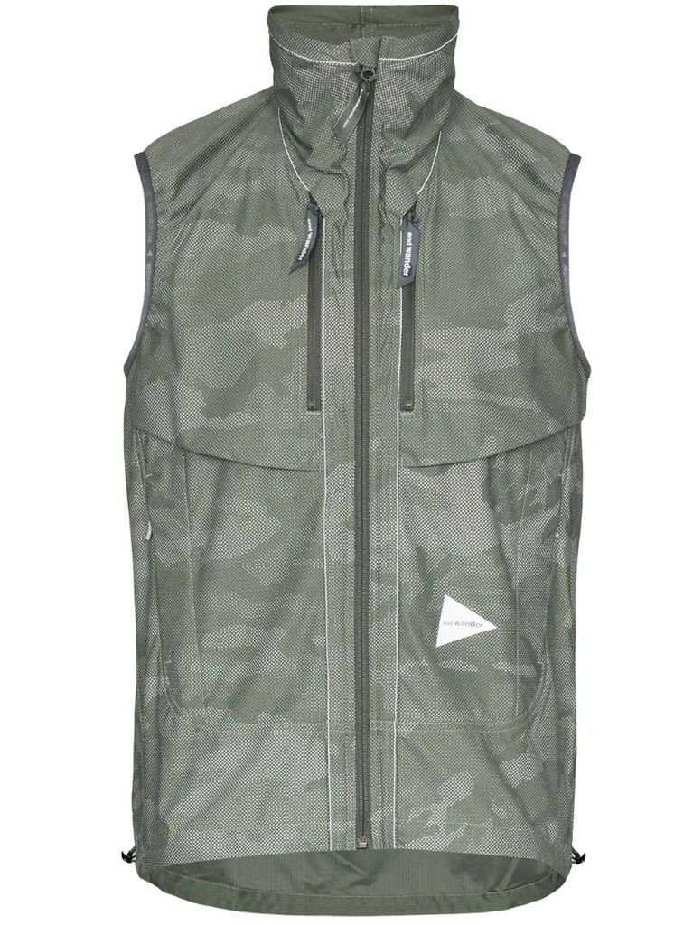 camouflage-print sleeveless vest