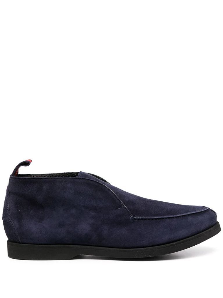 slip-on laceless loafers