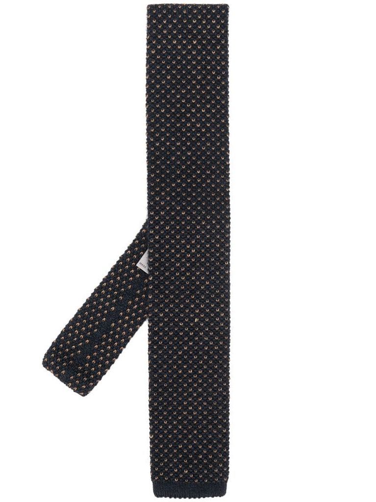 square-tip tie