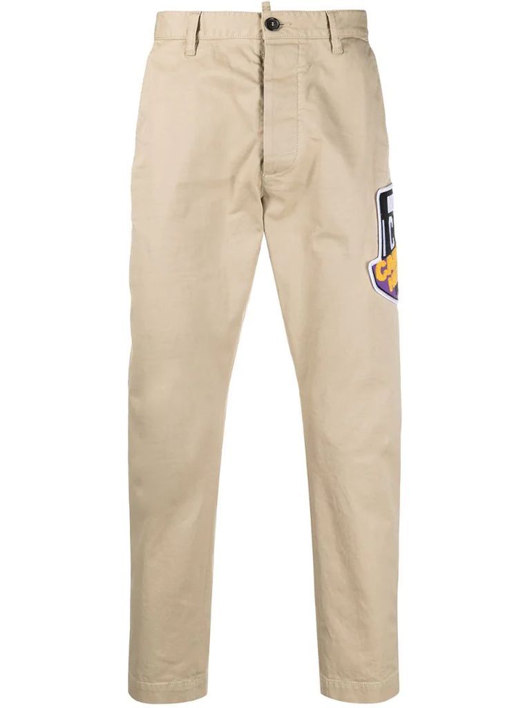 logo-patch chinos