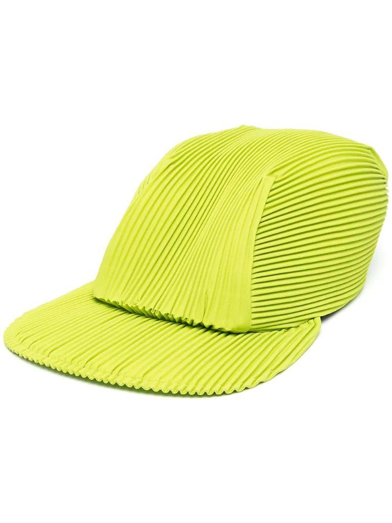 pleated cinched back cap