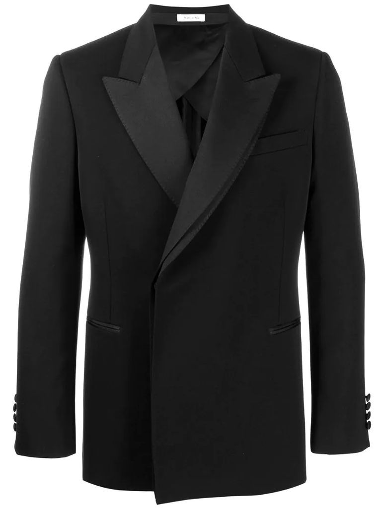 concealed fastening tuxedo blazer
