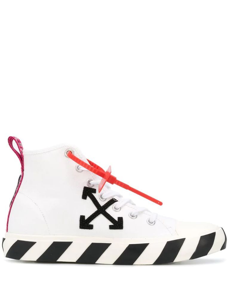 Arrows patch high-top sneakers