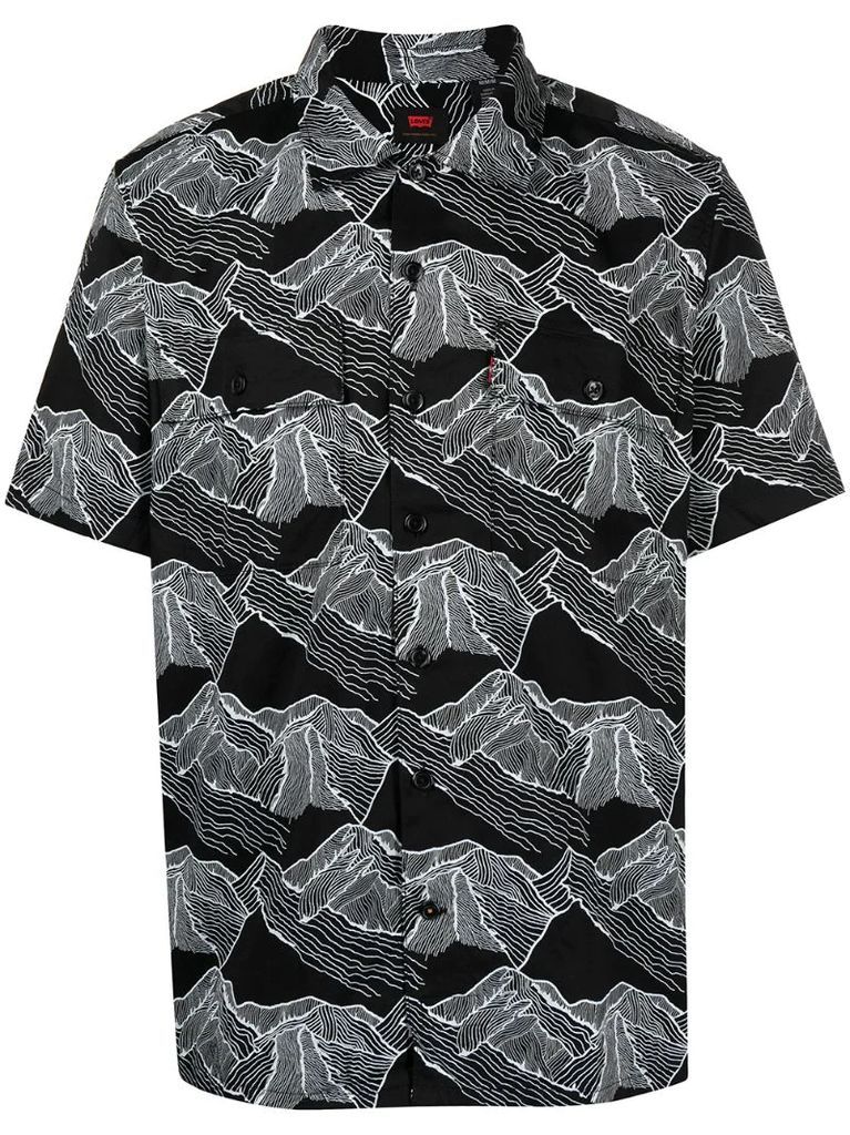 mountain-print short-sleeved shirt