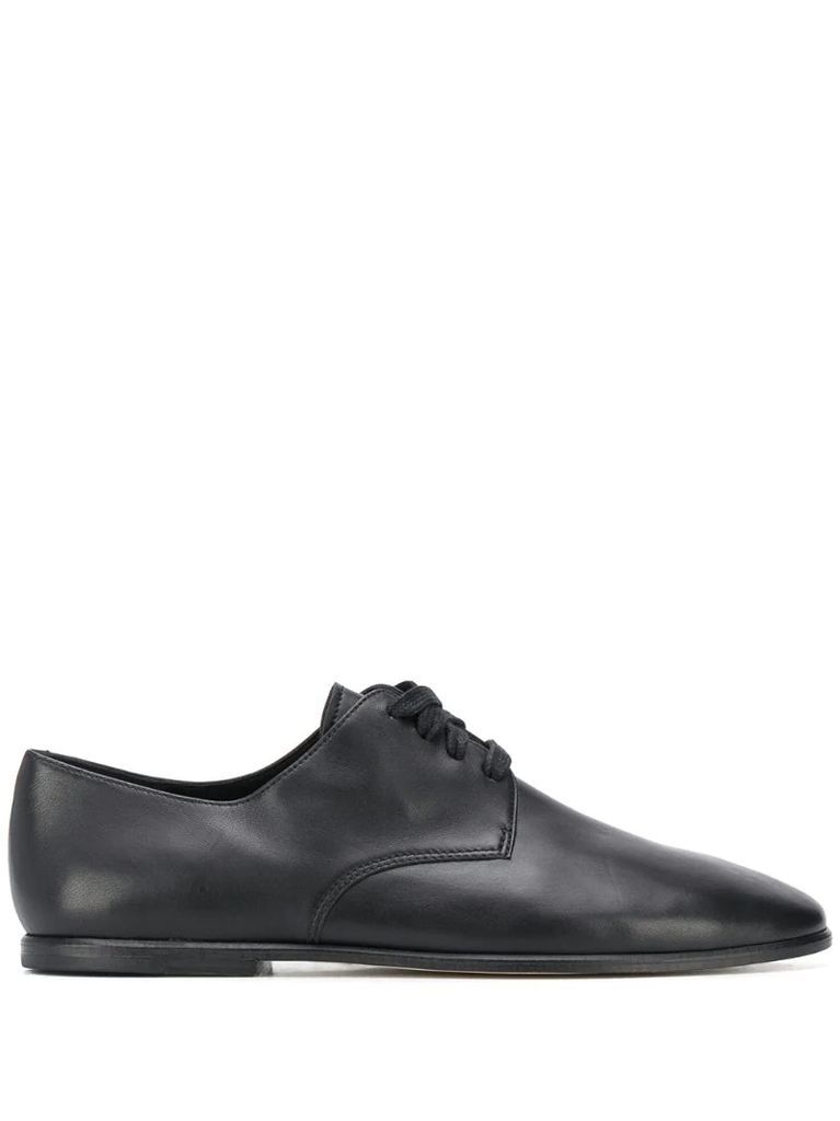 tapered toe lace-up shoes