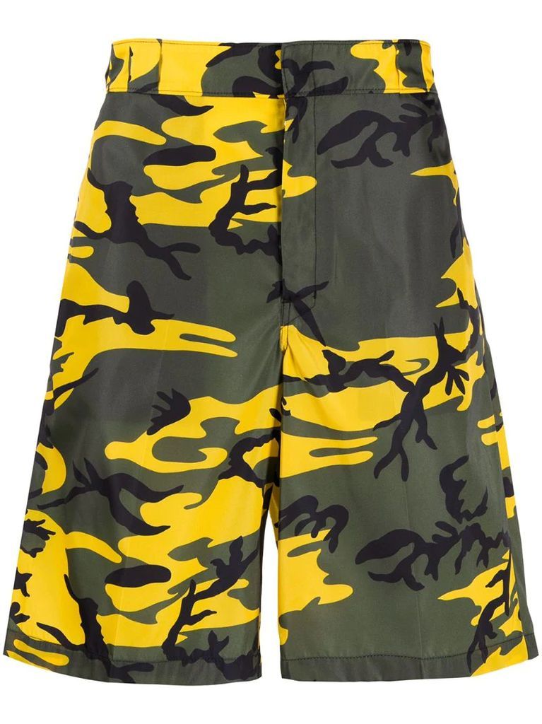 camouflage printed cargo shorts