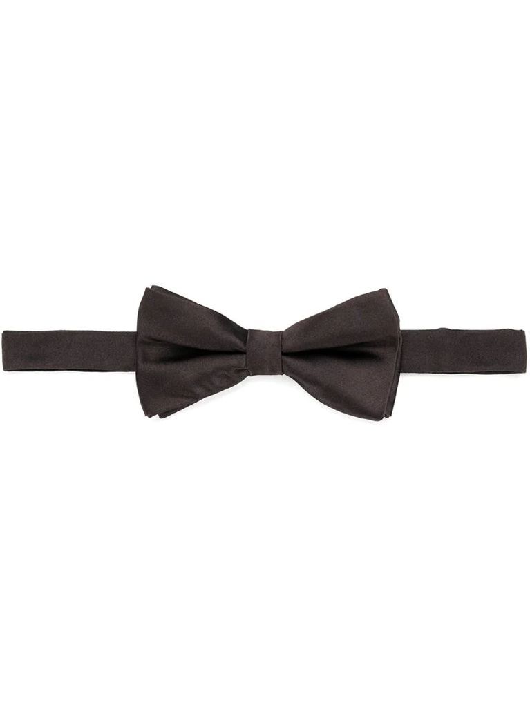 classic bow-tie
