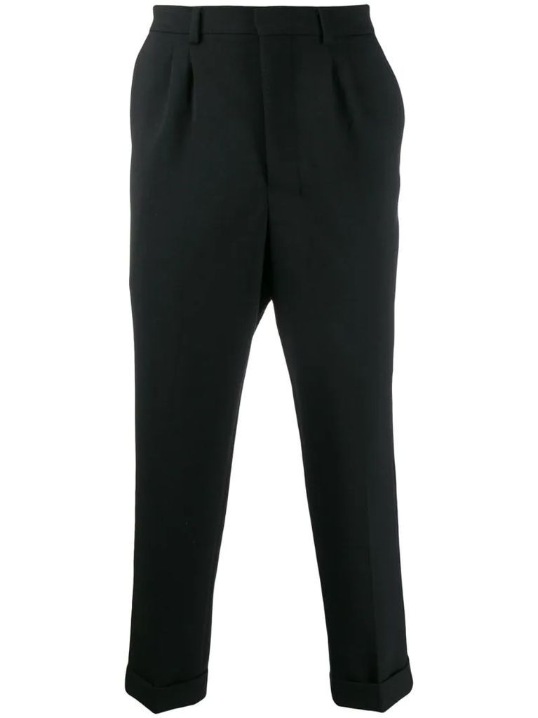 carrot fit pleated trousers