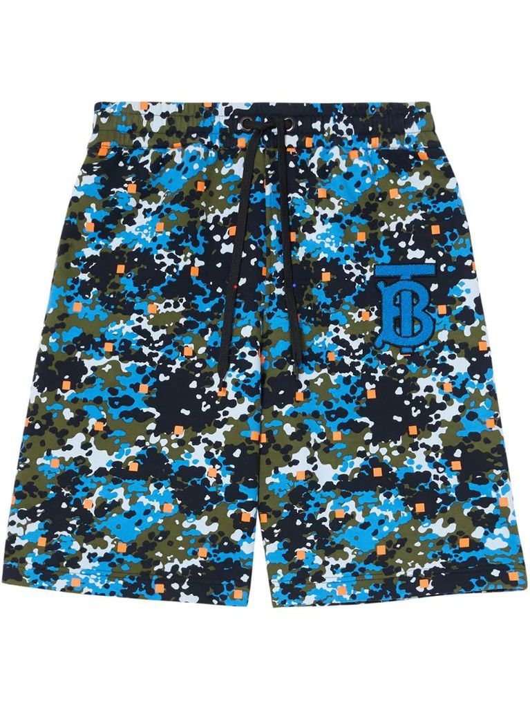 camouflage-print shorts