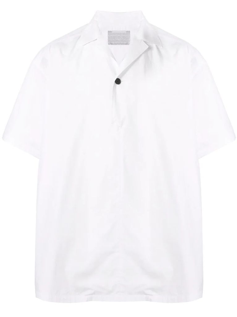 plain short sleeved shirt