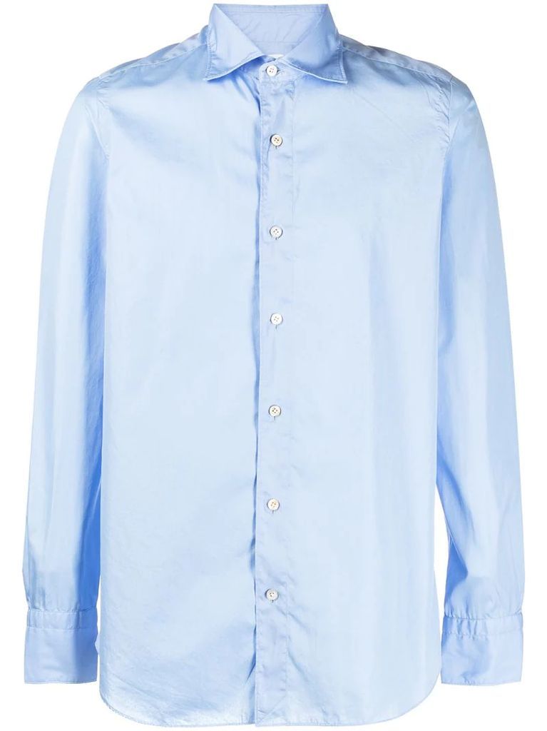 pointed-collar shirt