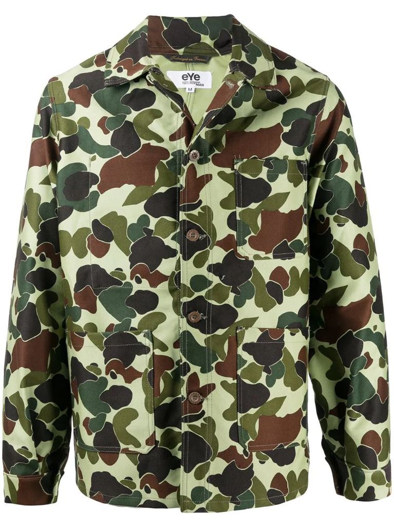 camouflage-print shirt jacket