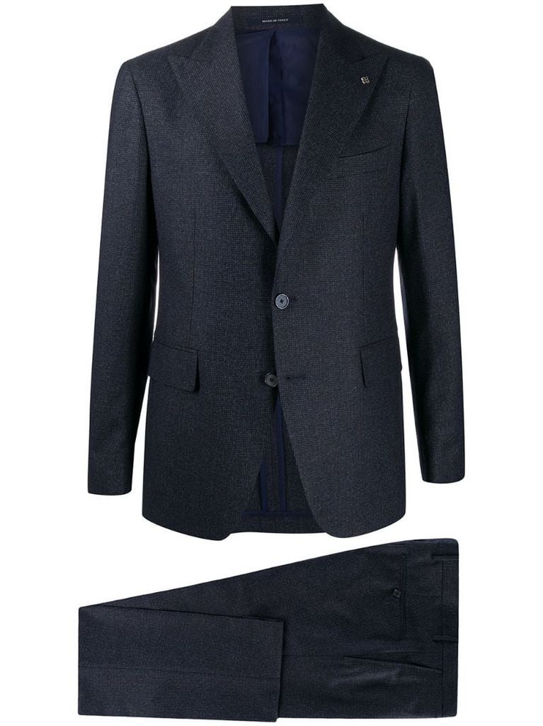 slim-fit single-breasted suit