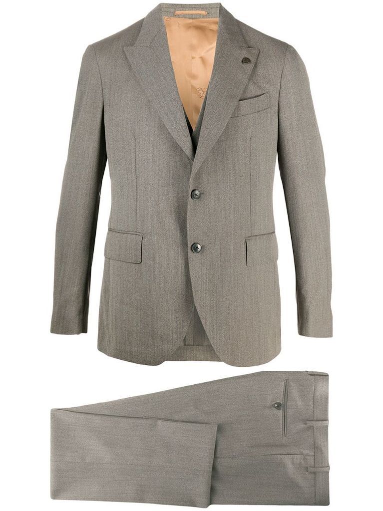 single breasted three-piece suit