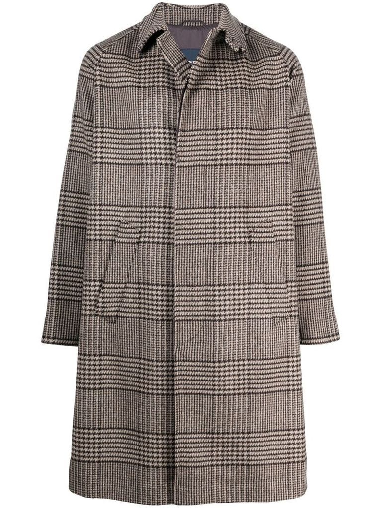single-breasted houndstooth coat