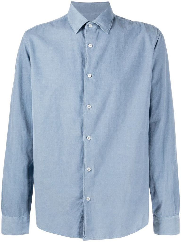 slim-fit buttoned shirt