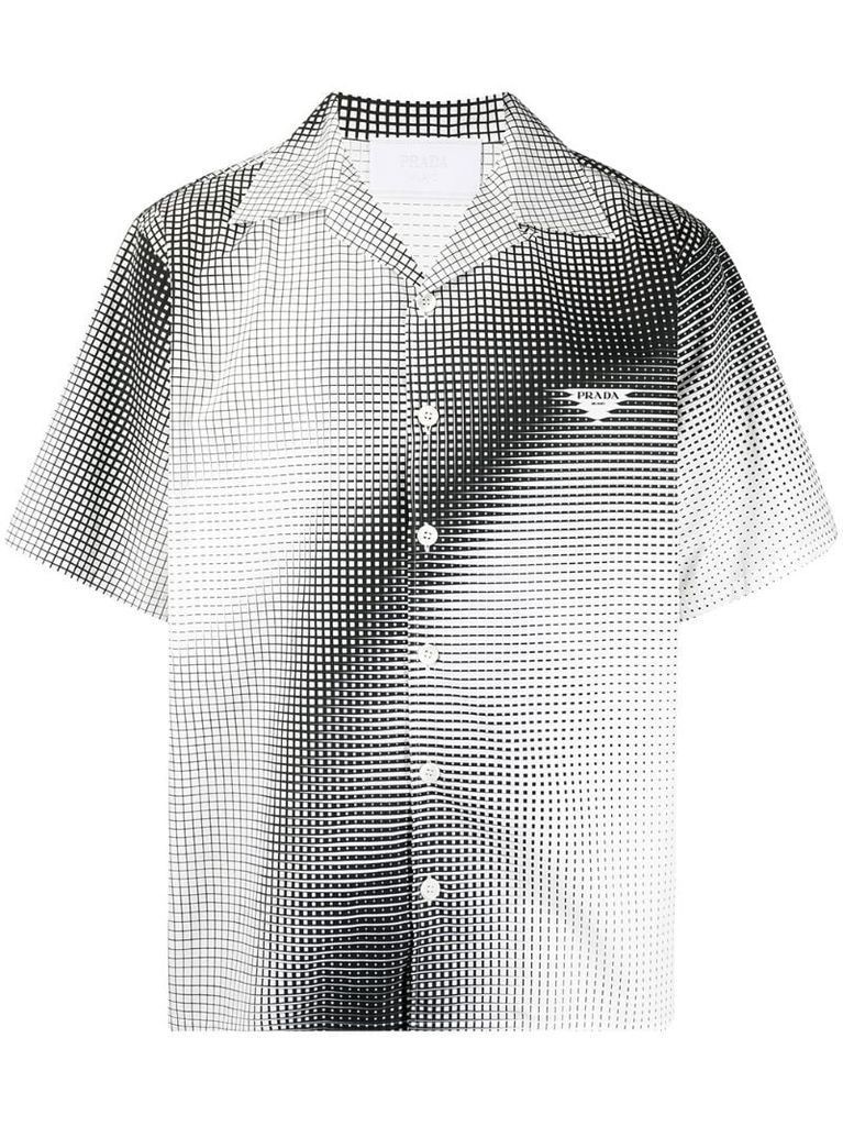gradient-effect print shirt