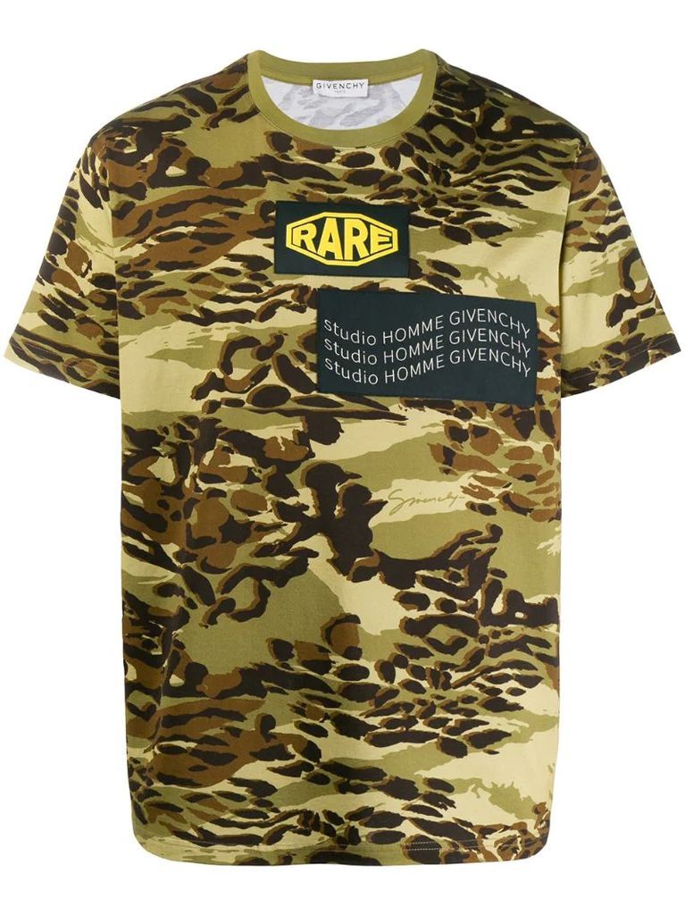 camouflage print T-shirt