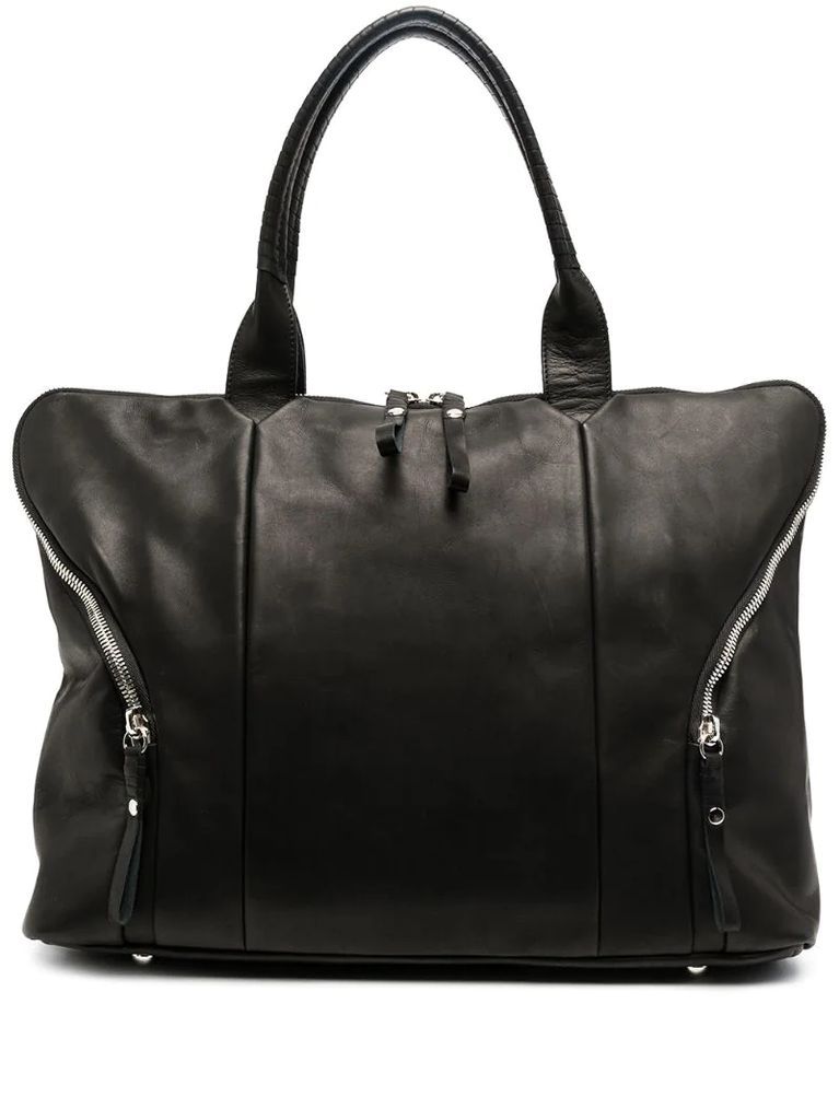 zipped leather holdall