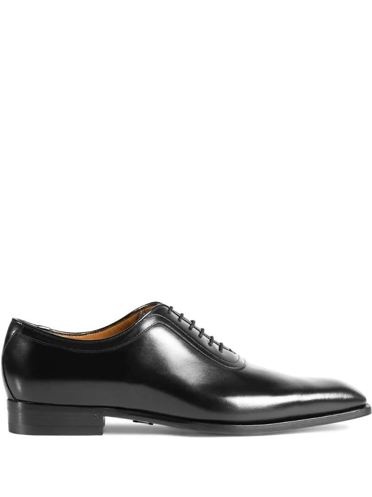 lace-up Oxford shoes