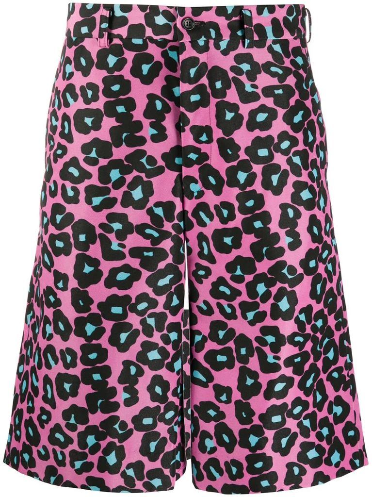 leopard print knee-length shorts